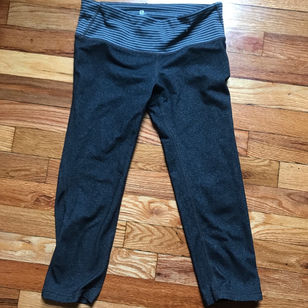 Cropped workout leggings